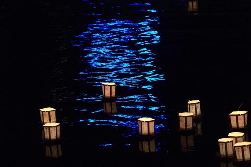 灯籠流しの夜